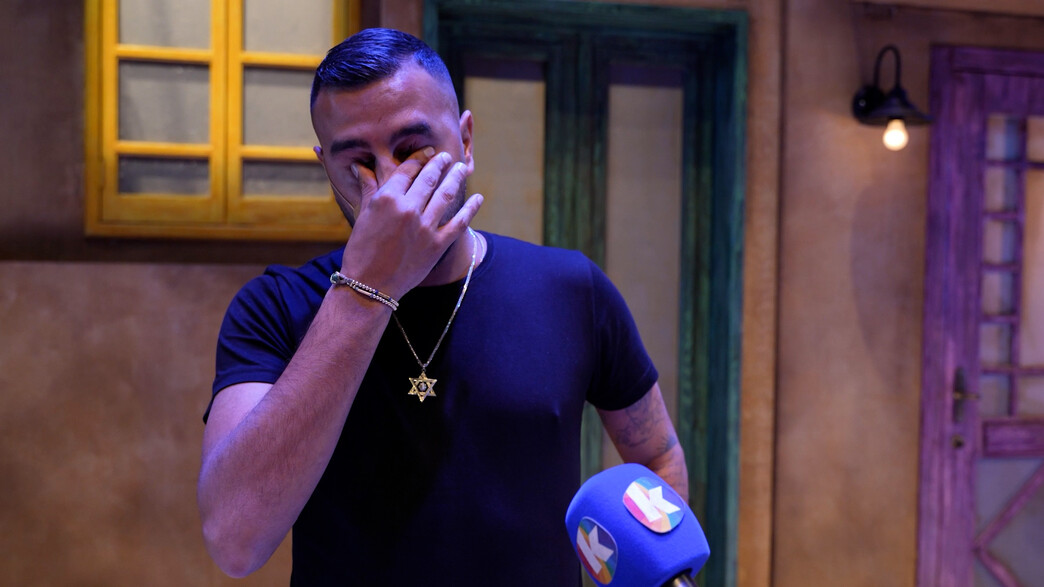 איתי לוי מתרגש בחזרות ל"קזבלן" איתי לוי מתרגש בחזרות ל"קזבלן"