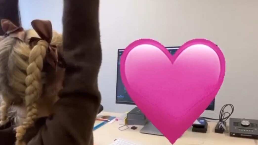 אריאנה גרנדה חוזרת למוזיקה