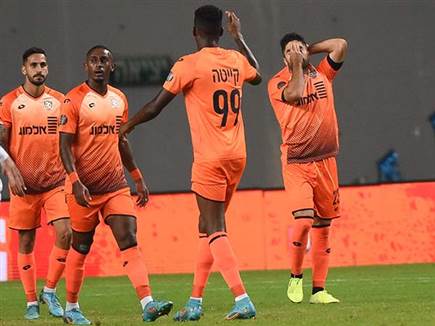 בוזגלו חגג ראשון (ברני ארדוב)