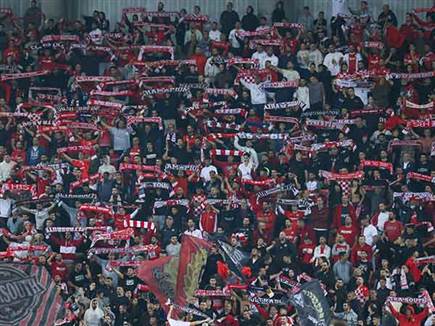 והאוהדים חגגו את הניצחון ההולך ומתקרב (דני מרון)