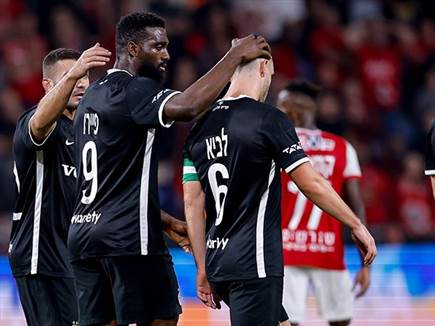 מכבי חיפה המשיכה להציג כדורגל לא מרשים, אך מנצח (מאור אלקסלסי)