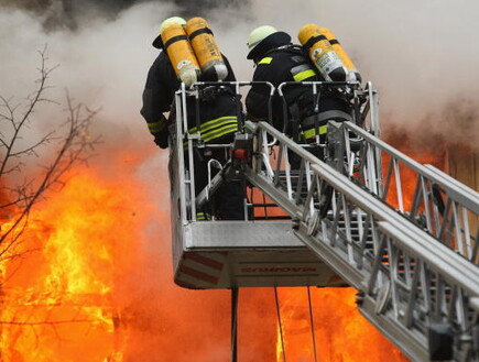 שריפה (צילום: Sean Gallup, GettyImages IL)