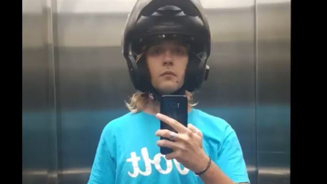 יבגני גרבנצ׳וק בזמן שהיה שליח וולט יבגני גרבנצ׳וק בזמן שהיה שליח וולט