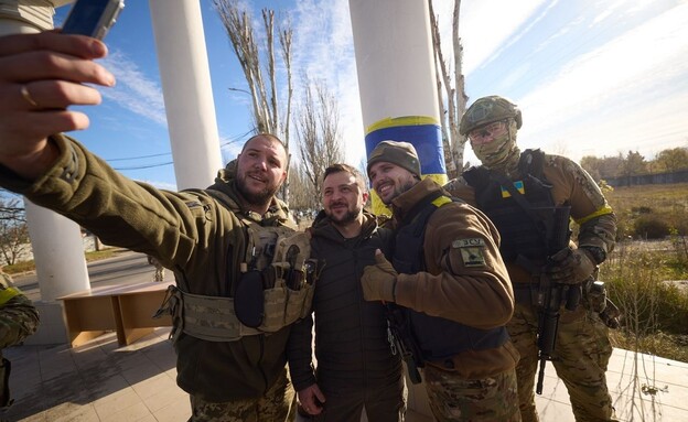 המלחמה באוקראינה: זלנסקי מבקר בחרסון