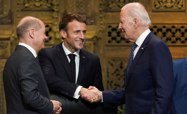 נשיא ארה"ב ביידן, נשיא צרפת מקרון וקנצלר גרמניה שו (צילום: רויטרס)