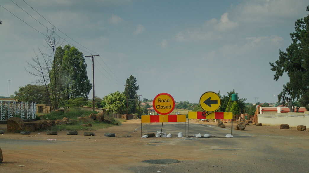 חסימת כביש דרום אפריקה חסימת כביש דרום אפריקה