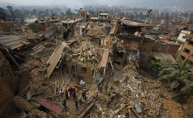 רעידת האדמה בנפאל ב-2015 (צילום: AP)