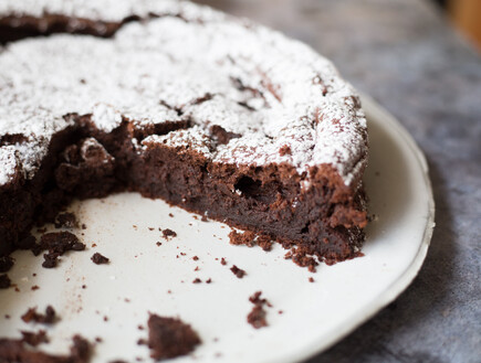 עוגת שוקולד ללא קמח (צילום: קרן אגם, mako אוכל)