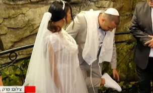 החתן שבר את הכוס, נפצע ופונה לבית החולים (צילום: מתוך "חדשות הבוקר" , קשת 12)