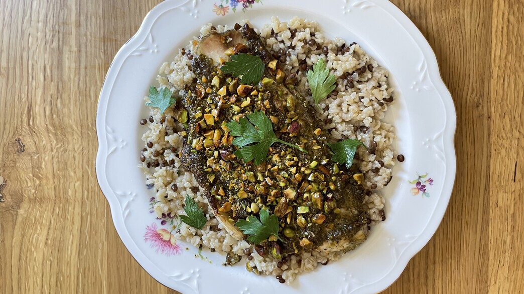 דג ברוטב פיסטוקים דג ברוטב פיסטוקים