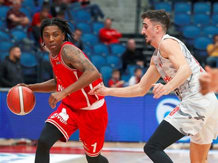 משחק שקול בדקות מסוימות (אלן שיבר)