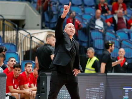 הפסד חמישי בליגה. פלג (אלן שיבר)