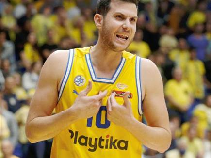 פניני. לא שותף, אבל חלק מסיפור המשחק (אלן שיבר)