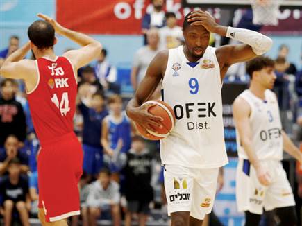 מוריס קמפ. התקשה מאוד (אלן שיבר)