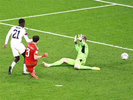 טים וואה ניצל את הרגע וכבש שער בכורה במונדיאל בגיל 22 (Getty)