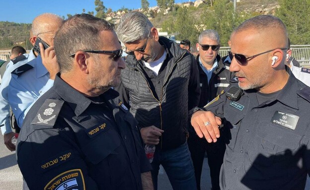 מפכ"ל המשטרה בזירת הפיגוע בירושלים