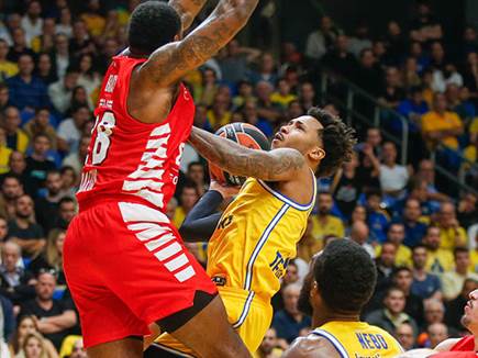 אדאמס בפעולה (אלן שיבר)