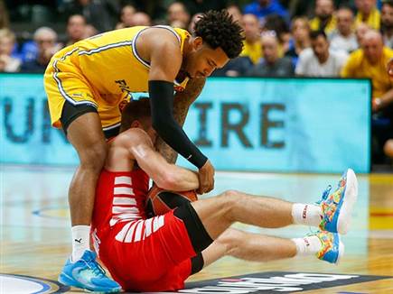 מאבק על הפרקט (אלן שיבר)