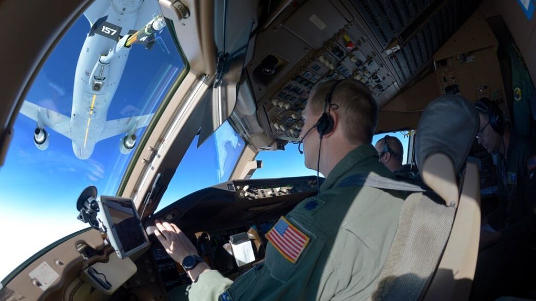 המטוס בפעולה (צילום: Timothy Huffman/157th Air Refueling Wing)