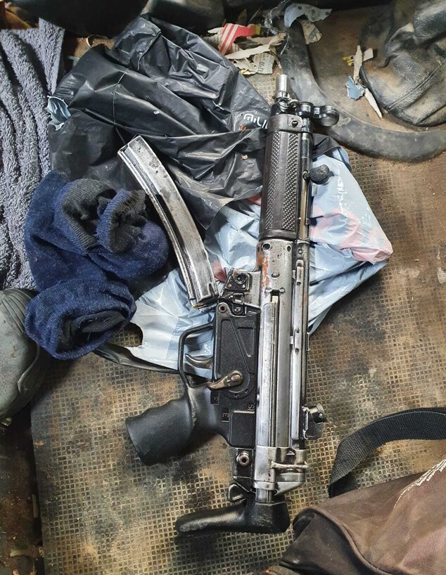 תפיסת MP5 באום אל פאחם (צילום: משטרת ישראל)