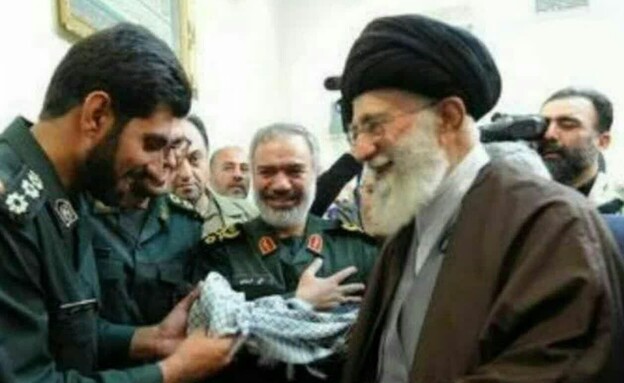 ג'עפרי עם מנהיג איראן ח'אמנהאי