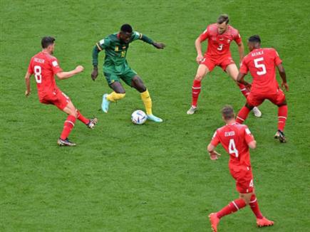 קמרון לא הצליחה להשיב מלחמה שערה (getty)