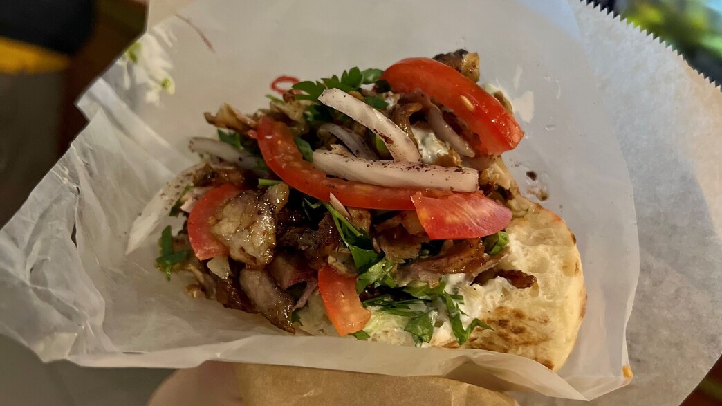 מפגש רמב"ם. שווארמה עגל כבש מפגש רמב"ם. שווארמה עגל כבש