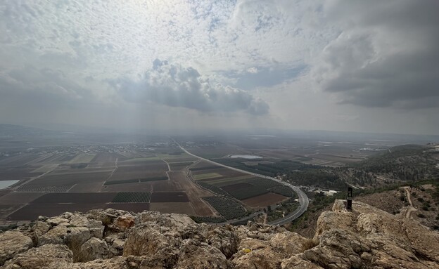 נוף הר הקפיצה עמק יזרעאל (צילום: דניאל ארזי, יח
