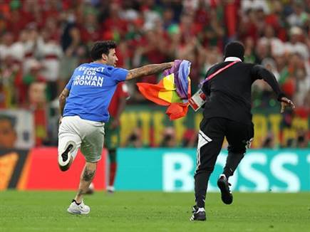 על הדשא בקטאר (GETTY)