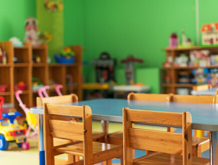 277 מעשי אלימות: עונש מאסר למטפלות שהורשעו בהתעללות בפעוטות