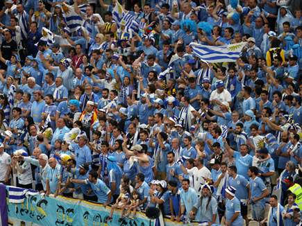 אוהדי אורוגוואי בקטאר. אווירה נהדרת (Michael Steele/Getty Images) (צילום: ספורט 5)