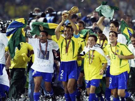 ברזיל 2002 האחרונה שזכתה אחרי שסיימה מושלמת (getty) (צילום: ספורט 5)