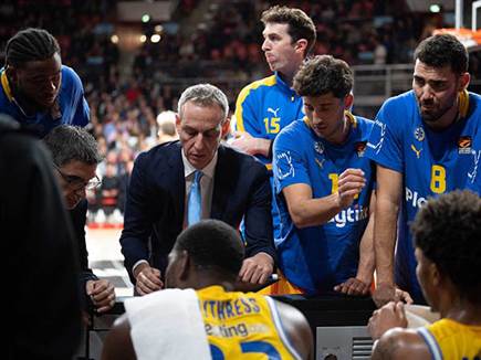 לאן מתקדמים? (רועי כפיר, האינסטגרם של מכבי ת"א)