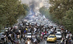 המחאות באיראן (צילום: לפי סעיף 27א' לחוק זכויות יוצרים)