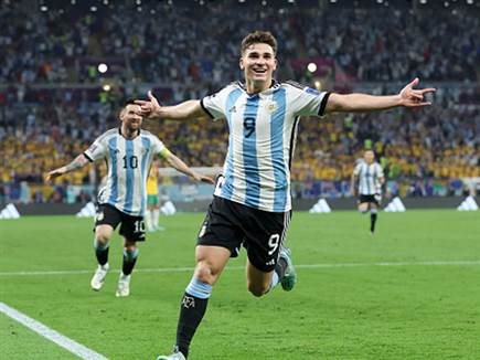 אלבארס כבש את השני (getty)