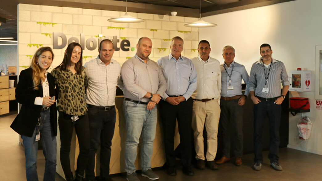 דלויט רוכשת את ops labs