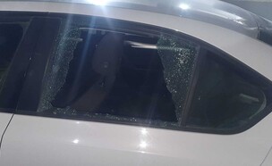 הנזק לרכבו של אחמד אבו סויס (צילום: לפי סעיף 27 א' לחוק זכויות יוצרים)