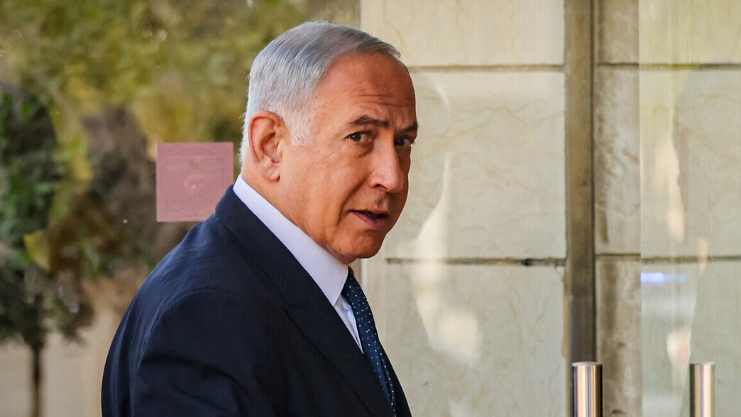 בנימין נתניהו מגיע לישיבת ההסכמים הקואליציוניים בנימין נתניהו מגיע לישיבת ההסכמים הקואליציוניים