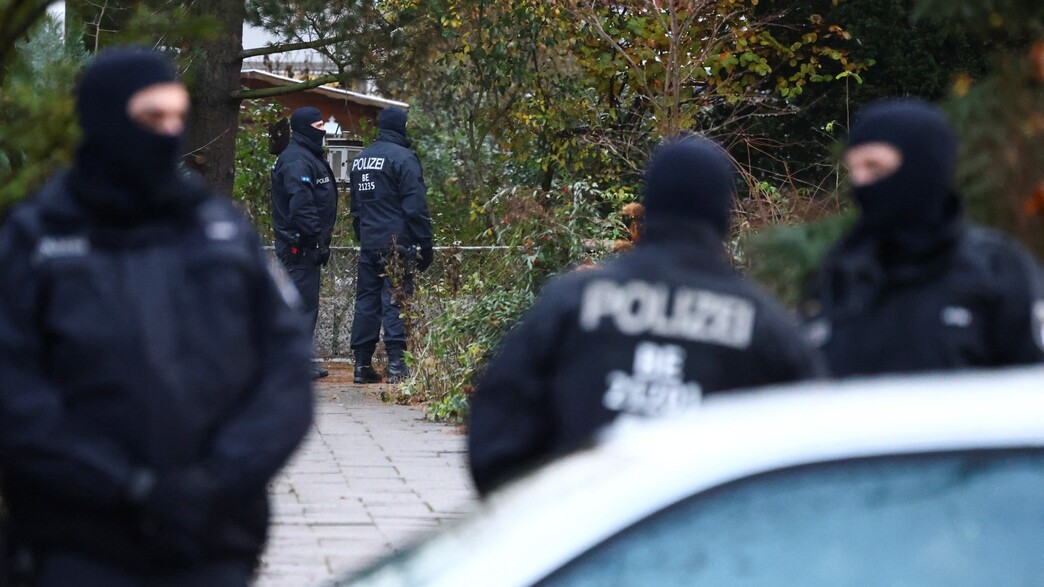 פשיטת המשטרה בגרמניה פשיטת המשטרה בגרמניה