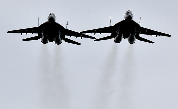 מטוסי הקרב (צילום: SERGEI SUPINSKY/AFP/Getty Images)