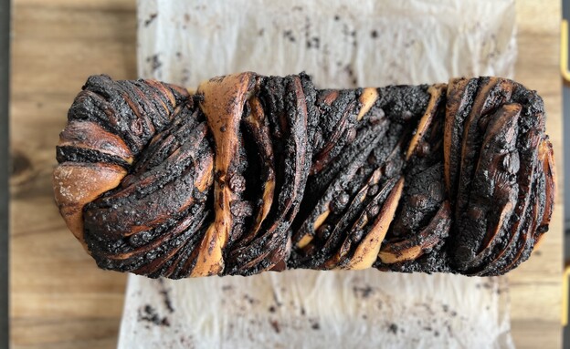 עוגת שמרים טבעונית שלמה