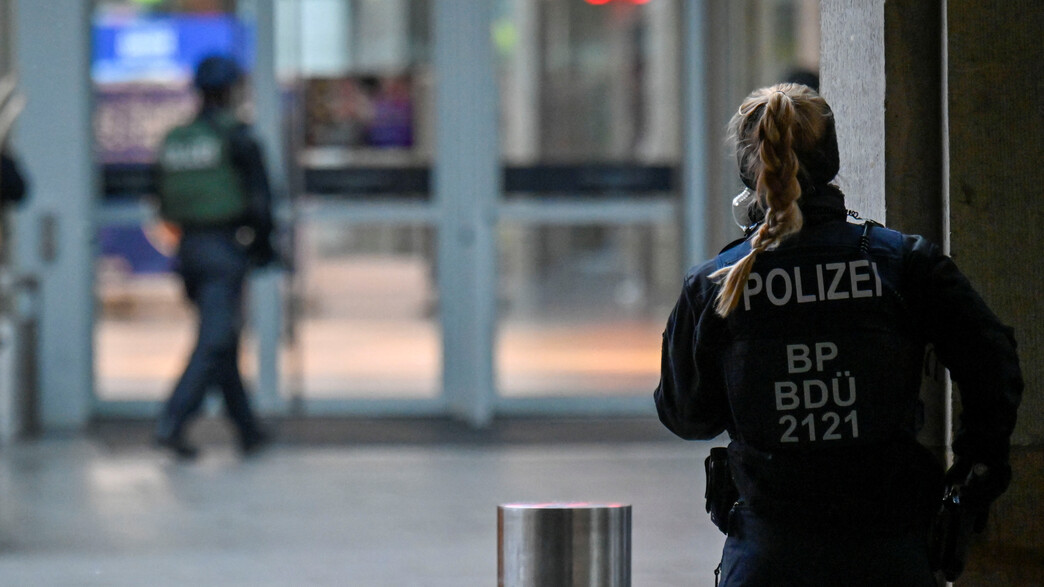 אבטחה משטרתית בשוק חג המולד בדרזדן