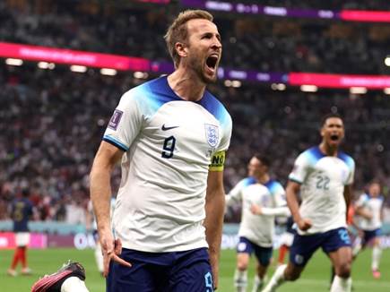 הארי קיין החזיר את האנגלים למשחק עם פנדל נהדר (GETTY)