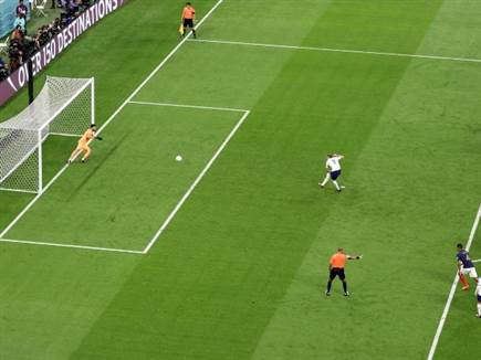 ואז הגיע שוב תורו של קיין להציל את אנגליה (GETTY)