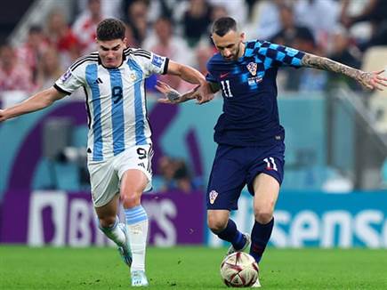 גם אלבארס (getty)