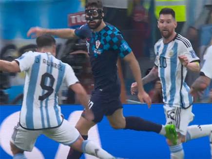 וזה נגמר במסירה מושלמת לאלבארס