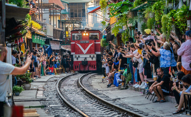 רחוב הרכבת האנוי וייטנאם (צילום: Bule Sky Studio, shutterstock)