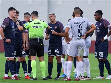 רגע מחלוקת בנוגע לבאצ'ו תוקן ב-VAR (דני מרון)