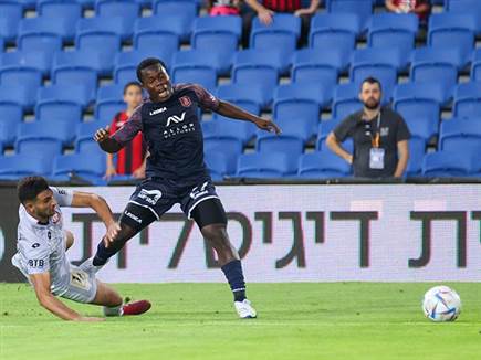 7 כרטיסים צהובים נשלפו (דני מרון)