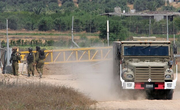 שער בסיס צבאי, אילוסטרציה (צילום: David Silverman/AFP/GettyImages)